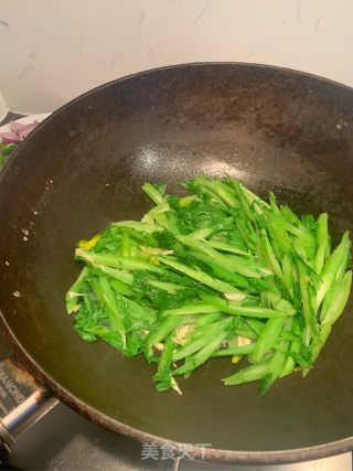 蒜香芥菜的做法步骤：2