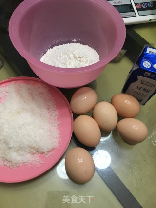 电饭煲蛋糕的做法步骤：1