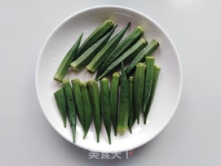白灼秋葵的做法步骤：2