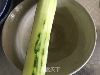 鸡肉木耳瓜片的做法步骤：2