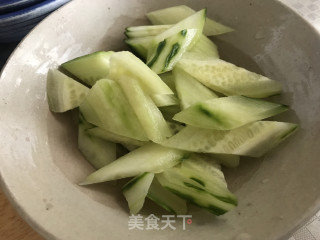 鸡肉木耳瓜片的做法步骤：3