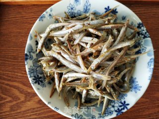 辣炒小鱼干的做法步骤：1