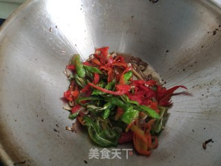 辣炒小鱼干的做法步骤：8