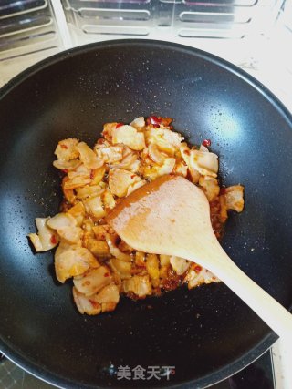 回锅肉的做法步骤：4