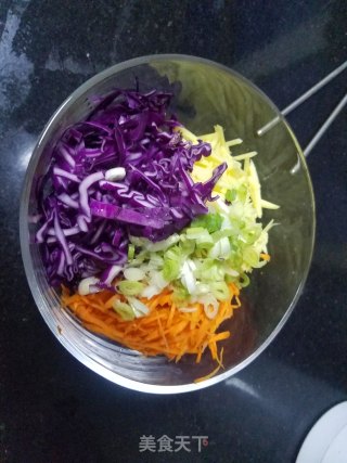 三色蔬菜煎饼的做法步骤：1