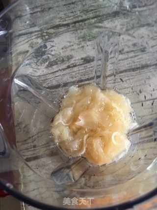 冰糖银耳甜桃冷饮的做法步骤：12