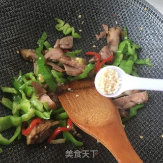 麻椒炒肘子肉的做法步骤：8