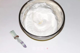 无油酸奶戚风蛋糕的做法步骤：3