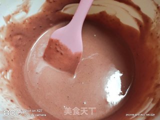红曲蛋糕卷的做法步骤：2