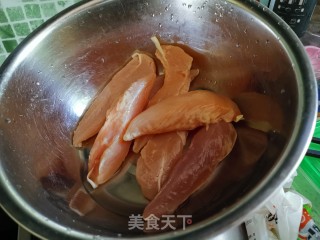 鸡丝凉面的做法步骤：1