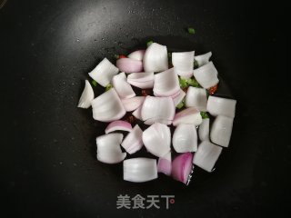 洋葱炒卤牛肉的做法步骤：4