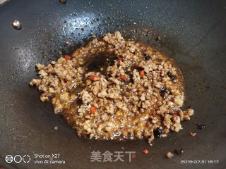 肉末炒老黄瓜丁的做法步骤：3