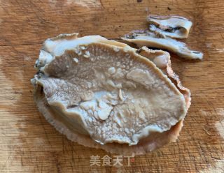 新疆辣椒炒鲍鱼的做法步骤：1