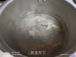 排骨丝瓜汤的做法步骤：2