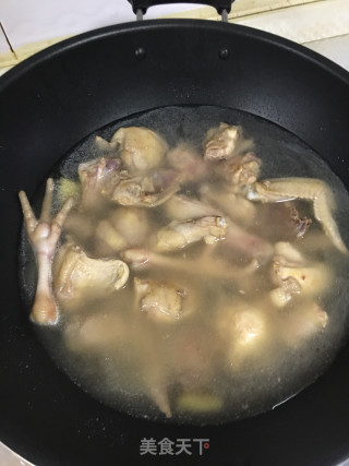 咖喱鸡盖浇饭的做法步骤：2