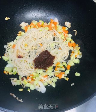 韩式辣酱炒面的做法步骤：7