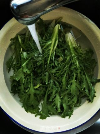 花生碎拌苦菊的做法步骤：3