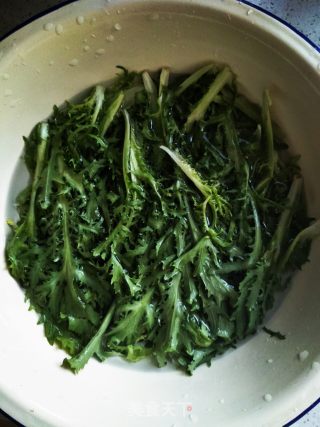 花生碎拌苦菊的做法步骤：4