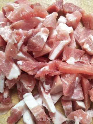 简单的肉干饭，省事又美味的做法步骤：2