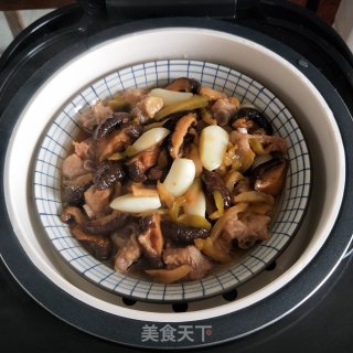 香菇榨菜蒸排骨的做法步骤：5