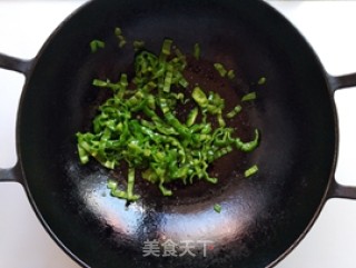 毛豆青椒炒肉丝的做法步骤：6