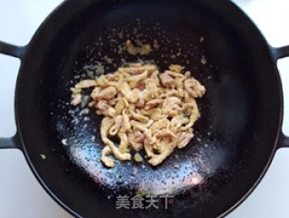 毛豆青椒炒肉丝的做法步骤：7