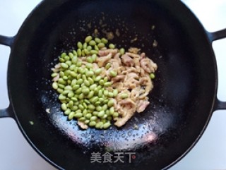 毛豆青椒炒肉丝的做法步骤：8