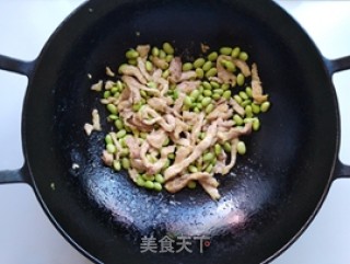 毛豆青椒炒肉丝的做法步骤：9