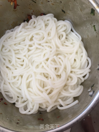凉拌面的做法步骤：1
