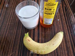 香蕉奶昔的做法步骤：1