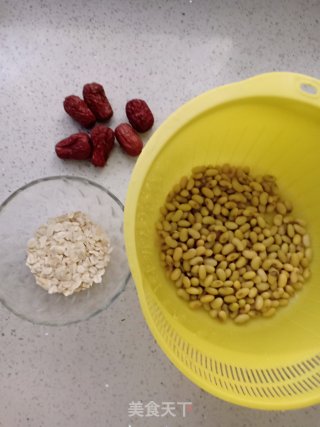 红枣燕麦豆浆的做法步骤：1