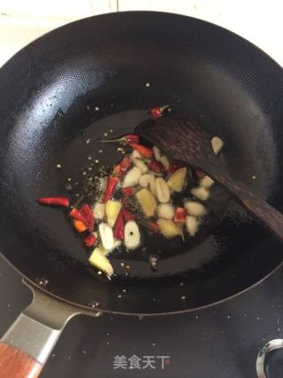爆炒乳鸽的做法步骤：2