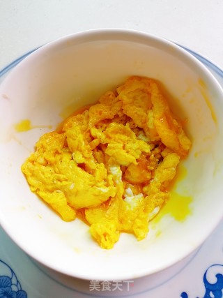 鸡蛋炒空心菜梗的做法步骤：4