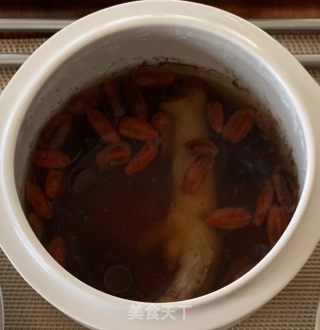 药膳鸡爪汤的做法步骤：4