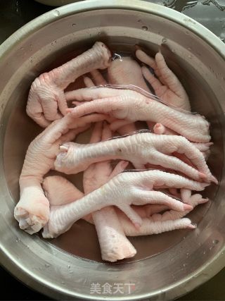 酒糟鸡爪的做法步骤：1