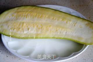 芝麻酱拌角瓜的做法步骤：1