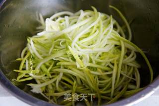 芝麻酱拌角瓜的做法步骤：3