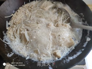 快手菜  炒金针菇的做法步骤：2