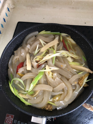 酸辣魔芋丝的做法步骤：5