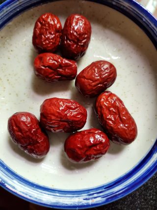 南瓜蒸红枣的做法步骤：3