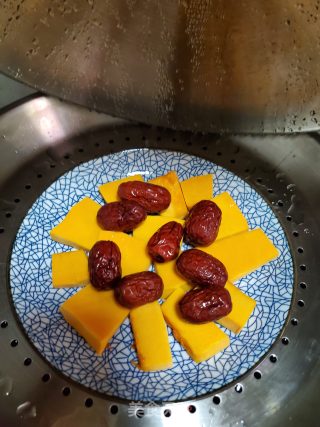南瓜蒸红枣的做法步骤：5