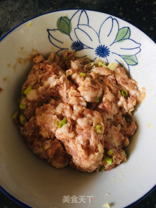 蛋饺的做法步骤：1