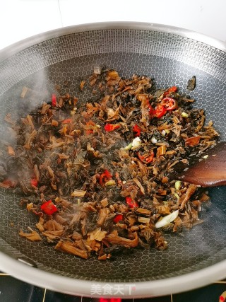 梅干菜烧鸡爪的做法步骤：7