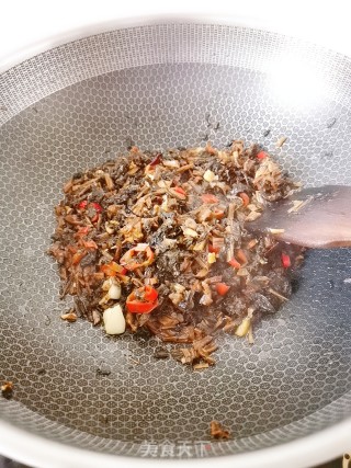 梅干菜烧鸡爪的做法步骤：8