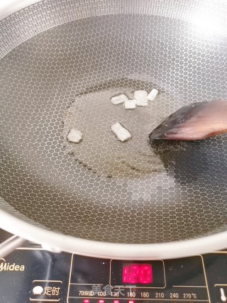 梅干菜烧鸡爪的做法步骤：10