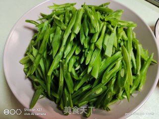 肉丁炒芸豆的做法步骤：2
