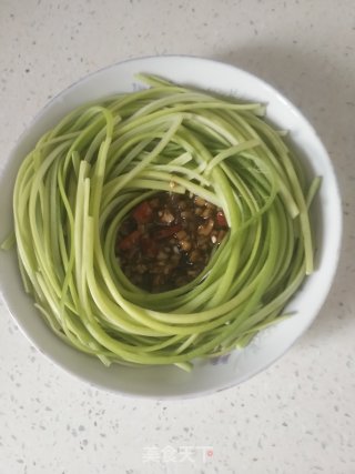 凉拌蒜苔的做法步骤：7