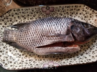 豆腐烧立鱼的做法步骤：1