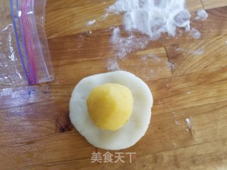 金沙奶黄冰皮月饼的做法步骤：11