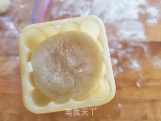 金沙奶黄冰皮月饼的做法步骤：13